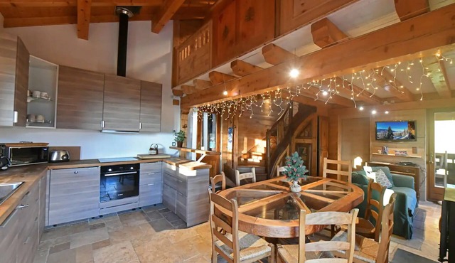 Chalet 'Plein Sud 1000' with Mountain View, Private Terrace and Private Garden