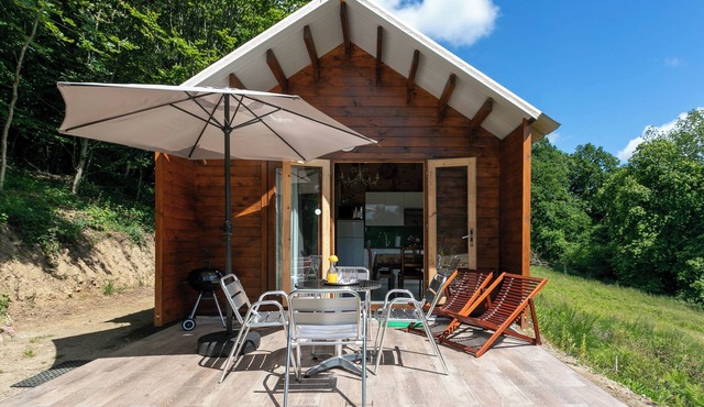 Chalet 'Pondok Indah' with Private Terrace, Private Garden and Wi-Fi