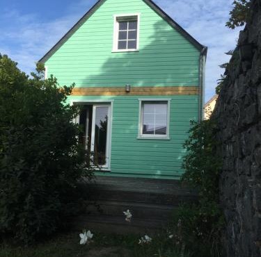 Chalet pour 2 à 5 au bord de la mer avec équipements de loisirs inclus vélos, paddle, surf, combis