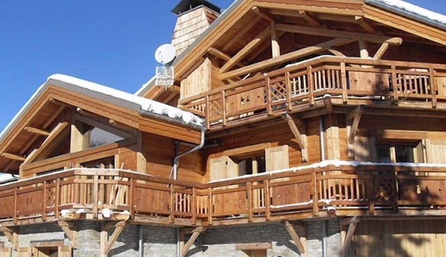 Chalet privé charmant avec cheminée