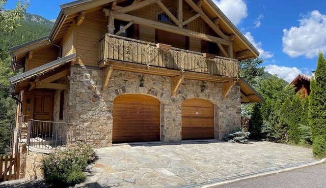 Chalet Recent Tout Confort A 1,5 kms des Remontées de Chantemerle