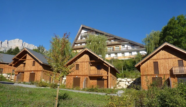 Chalet Retreat Near Slopes