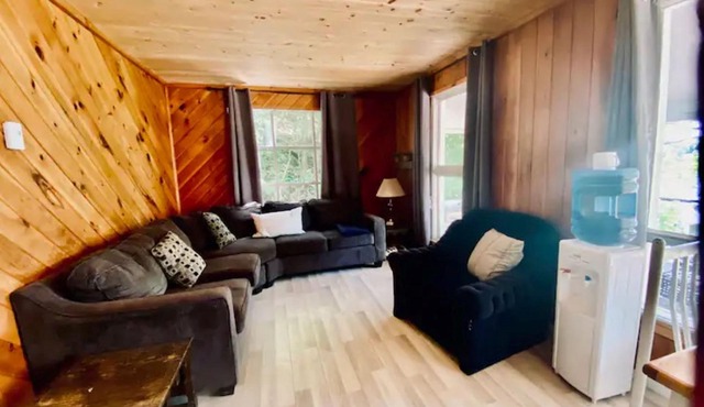 Chalet Rustique Avec Poêle au Bois Face au lac
