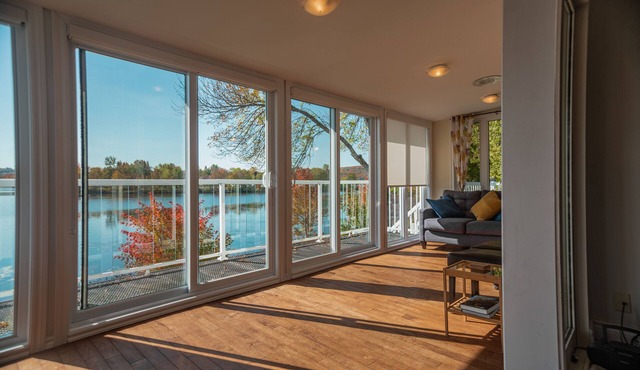 Chalet sur le bord de l'eau | spa avec vue sur l'eau