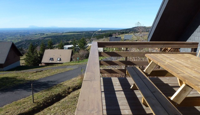 Chalet Sancy 12/14 Pers with Pano View - 3 stars - Cool rates in March.