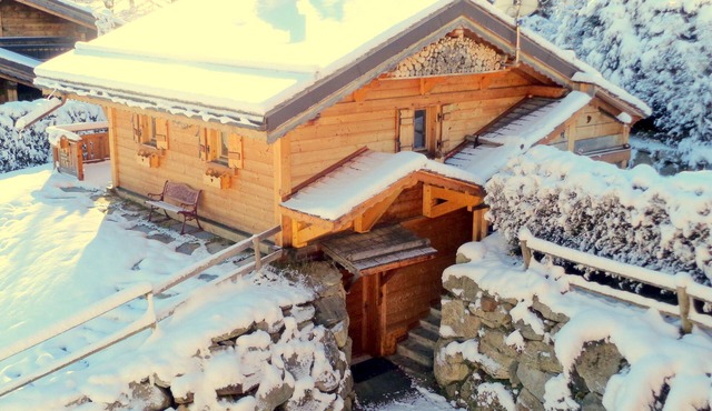Chalet Sauna Chamonix Mont Blanc Prarion gondola access ski-in ski-out (5min)