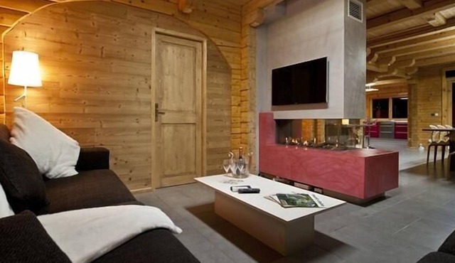 Chalet, sauna, terrace, fireplace or stove, parking, tv, ski locker, 270m², La Plagne