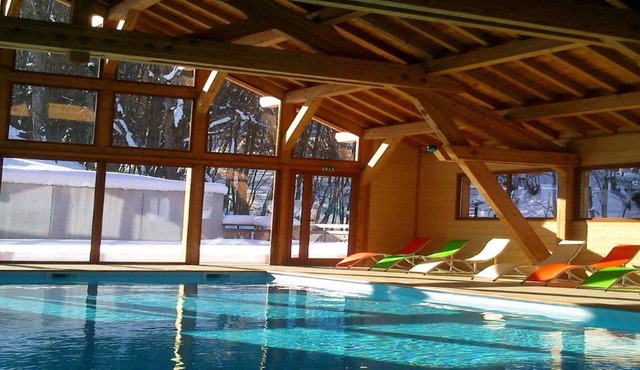 Chalet, Savoyard charm in unspoiled surroundings, heated swimming pool, ideal for families