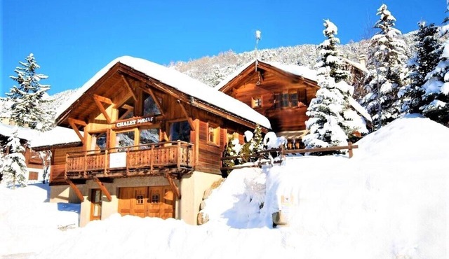Chalet Serre Pyrene, a magnificent wooden chalet in the heart of Serre Chevalier