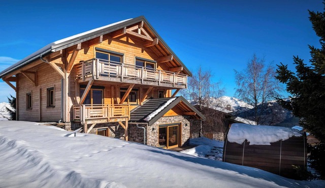 Chalet Sheehy - Modern property with spa and terraces - OVO Network