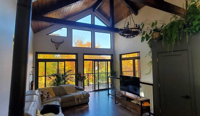 Chalet Ski Bromont: Elegant, Cozy and Convenient