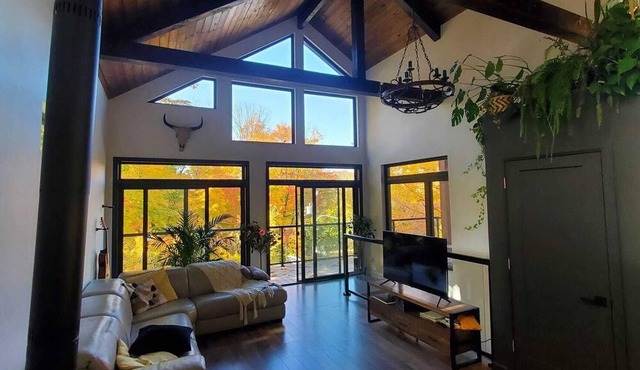 Chalet Ski Bromont: Elegant, Cozy and Convenient