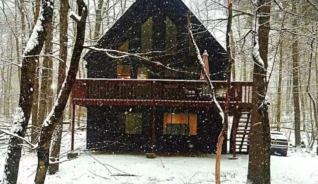 Chalet Ski Lodge near Shawnee Mountain in East Stroudsburg