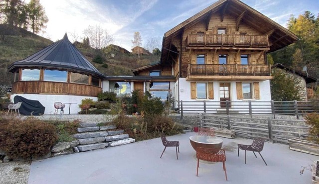 Chalet sleeps 12 - exceptional view - close to the slopes and thermal baths