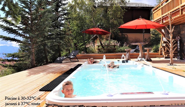 CHALET SLEEPS 18 POOL JACUZZI CINEMA ROOM SLOPE AND MOUNTAIN VIEWS