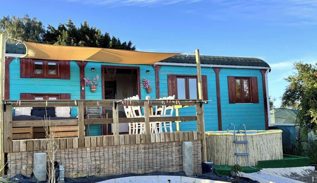 Chalet Sleeps 2 - Pool, Balcony, Mountain Views