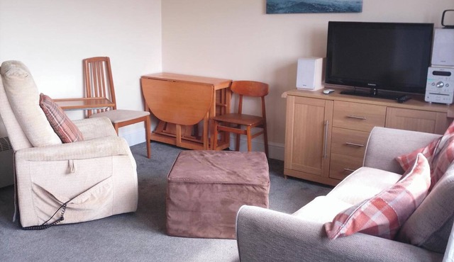 Chalet - Sleeps 4 - Parking - Garden