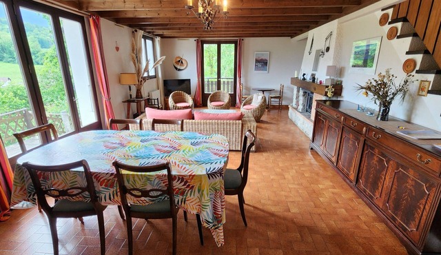 Chalet sleeps 9/SPA, Saint-Jorioz, quiet location lake and mountain views