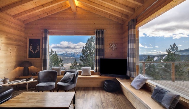 Chalet Sorbiers: 8 bedrooms, splendid view of the lake, private terrace & skiing 150m away