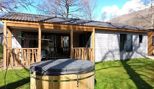 Chalet SPA Premium 56m² - 3 bedrooms + Covered terrace + Reversible air conditioning + TV 6 persons