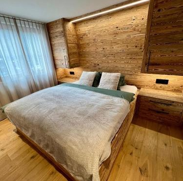 Chalet Spatz Garden near Oeschinen Lake with Sauna access