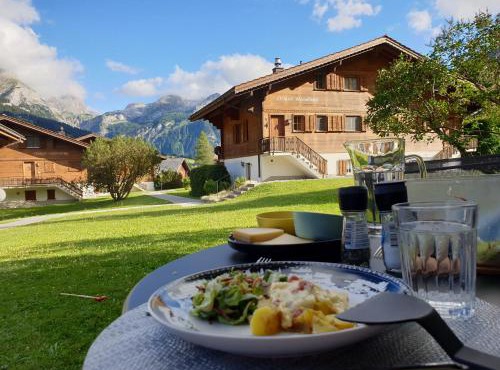 Chalet Spitzhorn - Your Peak Getaway - Private Terrasse & gratis Parkplatz