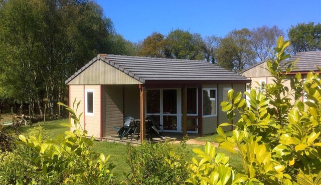 Chalet 'Standard 3' with Private Terrace and Shared Garden