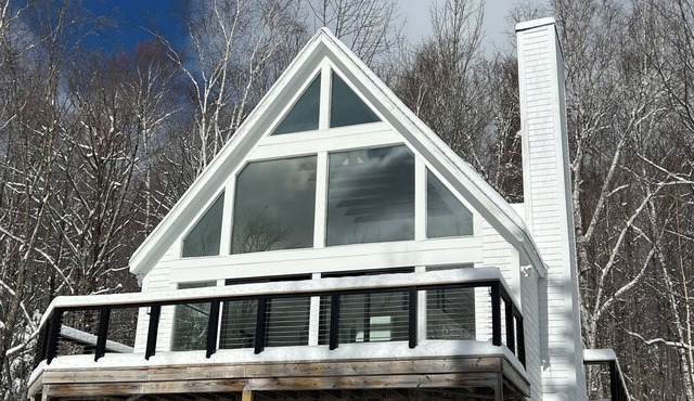 Chalet/Stratton Mountain VT/5 minutes from base/Tesla Charger/5 bedrooms