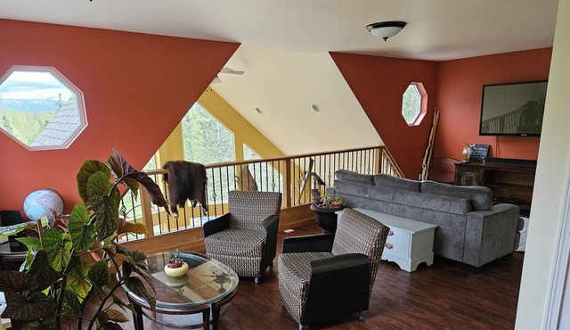 Chalet style home, Mountain views, 10 acres, hiking, glaciers, in Palmer Alaska.
