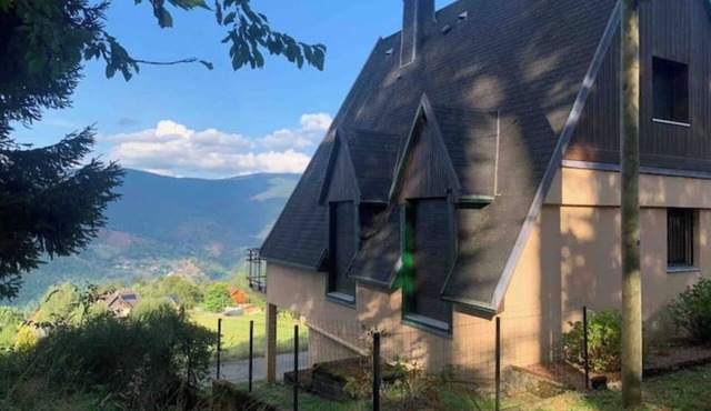 Chalet-style house in the heart of nature