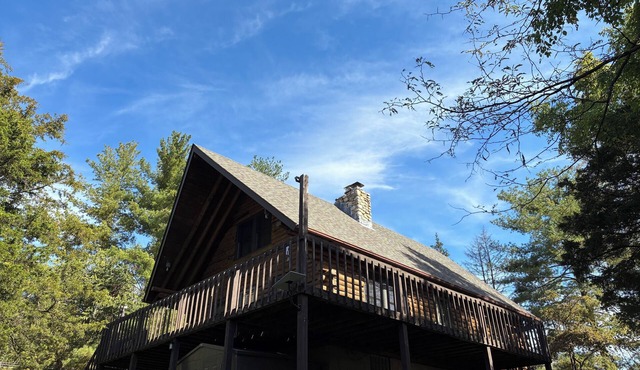Chalet-Style Log Home – Waynesville, Ohio