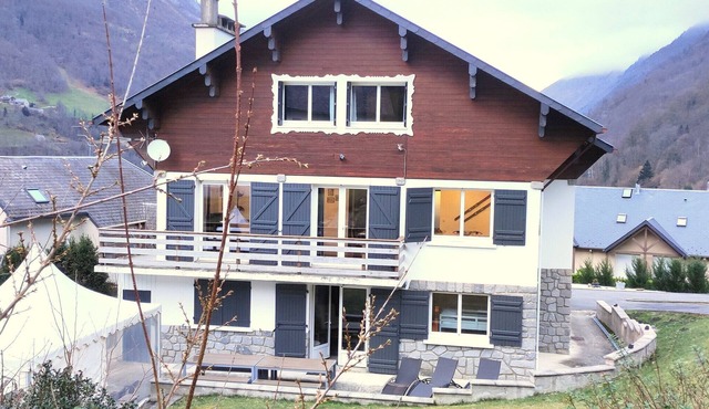 Chalet "Sublime Chalet 14 Pers Spa Extrieur" with Mountain View