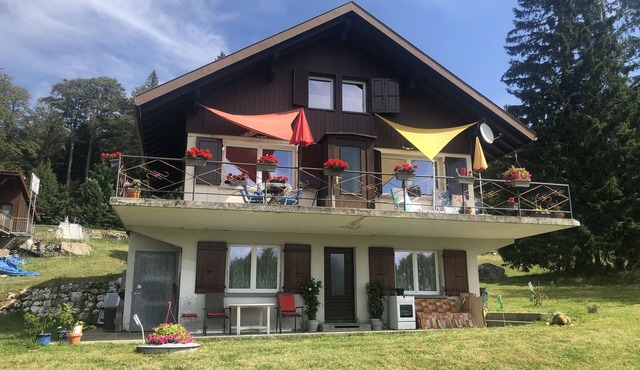 Chalet sur le Balcon du Jura. Grands Espaces, air Pur, Randonnées
