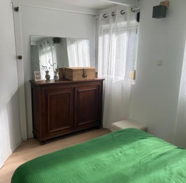 Chalet sur terrain arboré