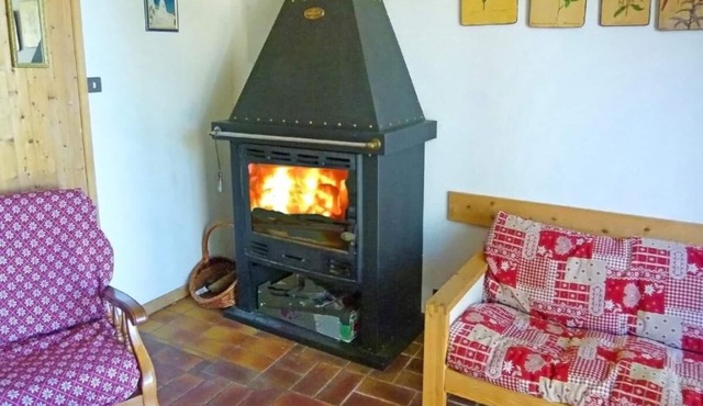 Chalet, terrace, balcony, fireplace or stove, parking, tv, ski locker, 125m², Valmorel