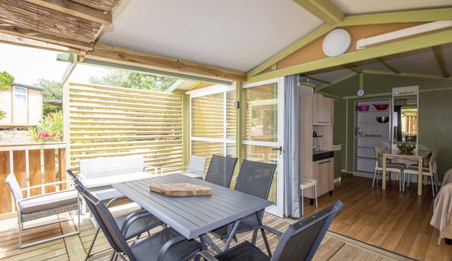 Chalet 'Tout Confort 4min Plage' with Shared Pool, Private Terrace and Air Conditioning