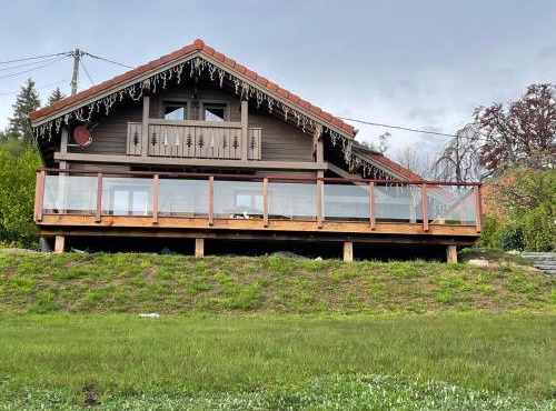 Chalet tout confort avec terrasse et poêle, animaux acceptés - FR-1-589-233