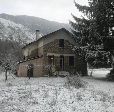 CHALET Tout Confort Proche d AX 3 Domaines