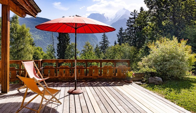 Chalet 'Très beau chalet Vue Mont-Blanc' with Mountain View, Private Sauna & Wi-Fi