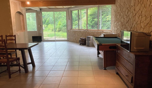 Chalet, trapper room, garden level in Bréviandes