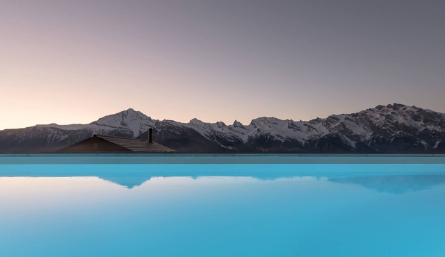 Chalet V with lift, heated pool and breathtaking views