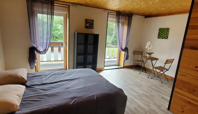 Chalet Vacance EMBRUN, 115 m2, new, type 3. Near CV and lake. Double garage.