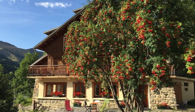 Chalet Valloire- Apartment for 9 people at the foot of the slopes