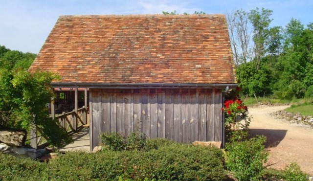 Chalet ' VERT ' in the heart of the Burgundy countryside