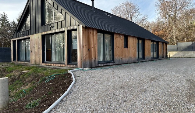 Chalet 'Villa Julia' with Mountain View, Private Terrace and Wi-Fi