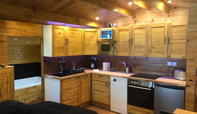 Chalet VIP mit Privatem Jacuzzi und Garten