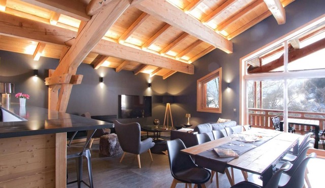 Chalet, wifi, sauna, terrace, balcony, parking, tv, ski locker, 160m², Alpe d'Huez