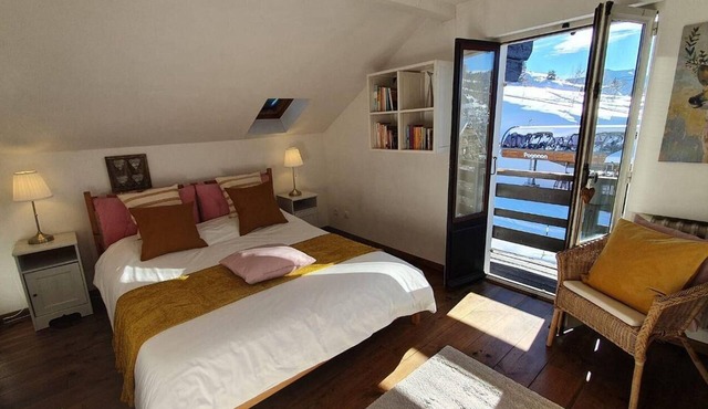 Chalet, wifi, ski-in/ski-out & foot of the slopes, sauna, terrace, parking, tv, ski locker, 450m²