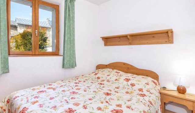 Chalet, wifi, terrace, fireplace or stove, parking, tv, ski locker, 190m², Les Menuires
