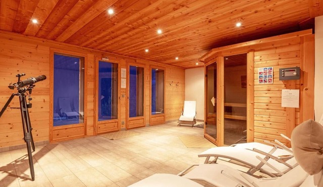 Chalet, wifi, view valley, sauna, balcony, fireplace or stove, parking, tv, ski locker, 330m²